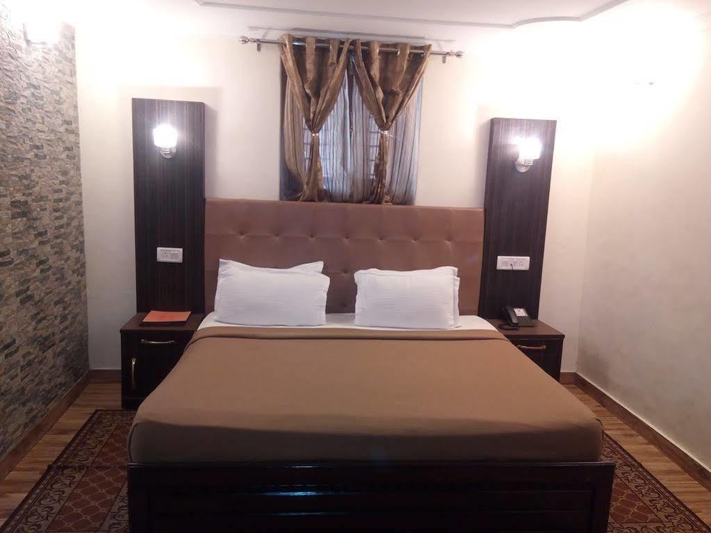 Torrentium Lodge Шимла Экстерьер фото