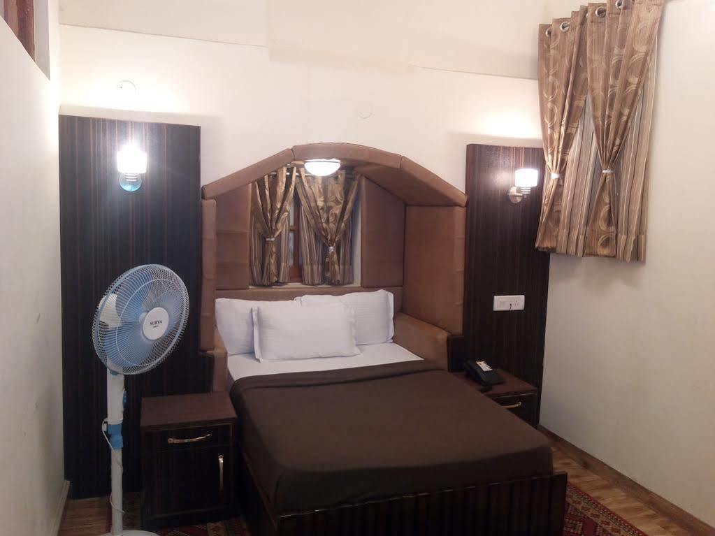 Torrentium Lodge Шимла Экстерьер фото